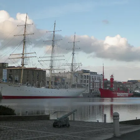 Zouzoubelle בית נופש Coudekerque-Branche